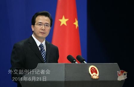 外交部發言人:南海的航行自由不存在任何問題